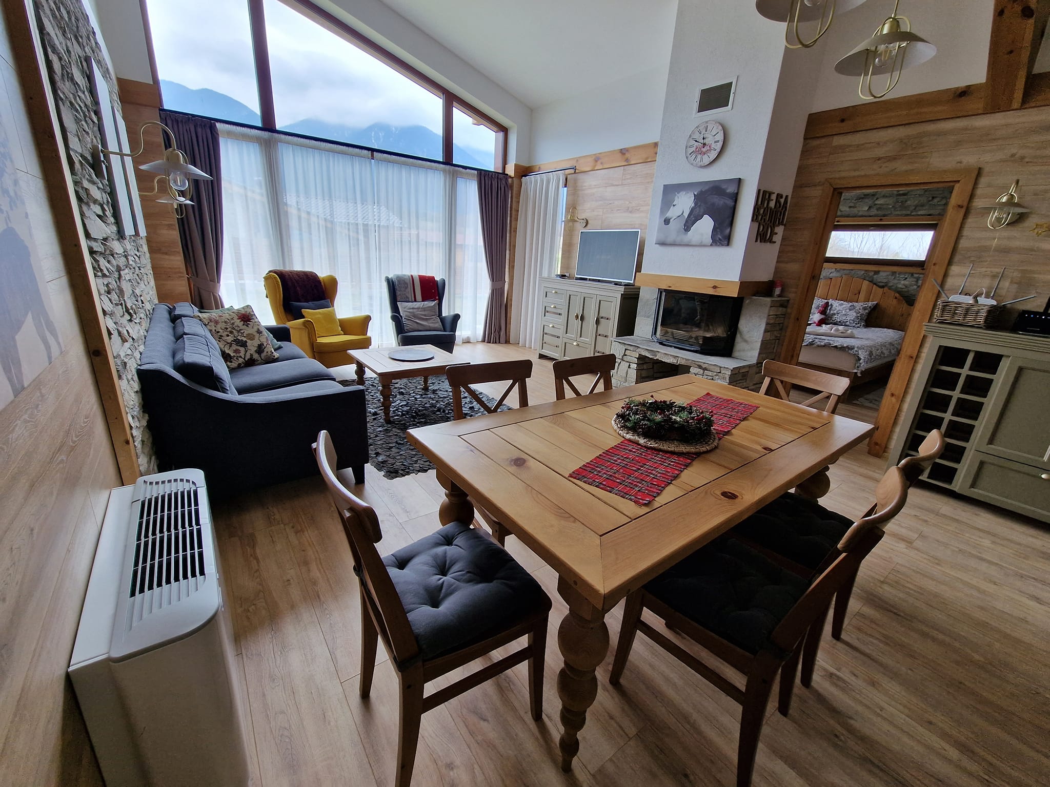 Алпийска къща с три спални и двор за продажба до Пирин голф, Разлог