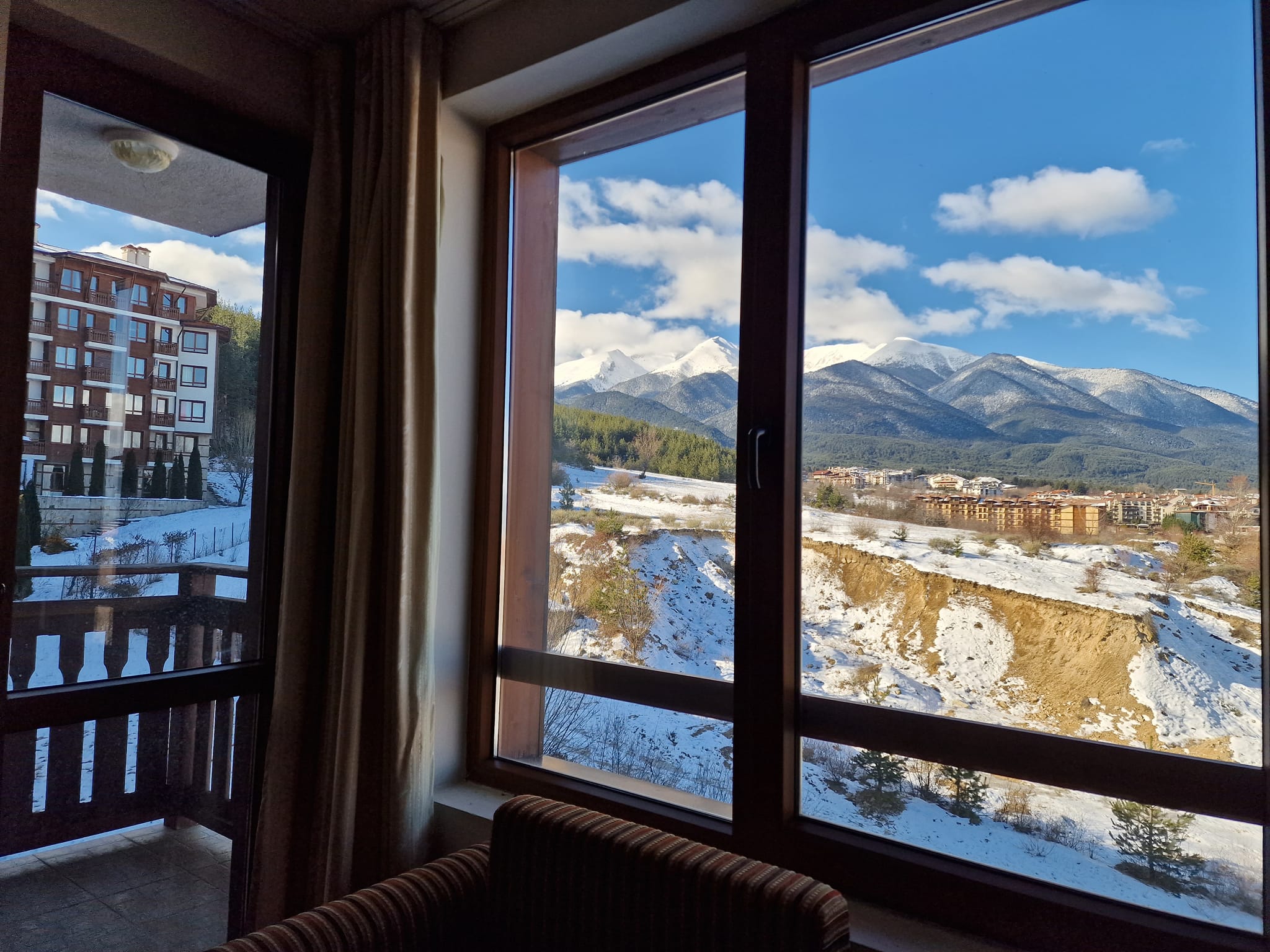 Просторно студио с фронтална гледка към Пирин планина, изгодна цена