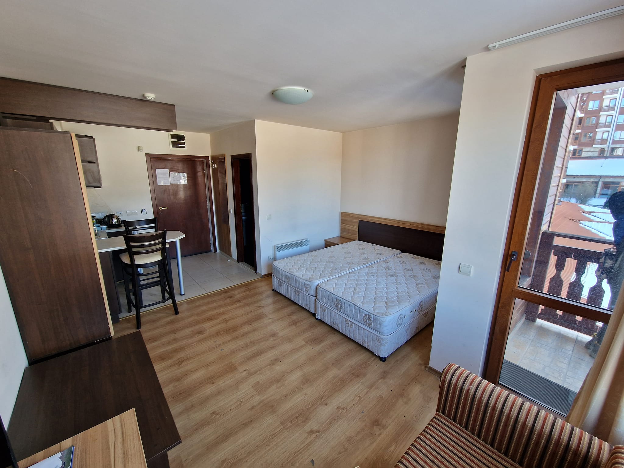 Просторно студио с фронтална гледка към Пирин планина, изгодна цена