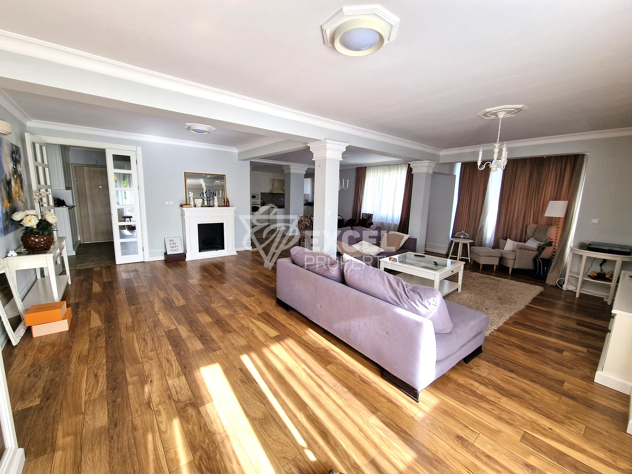 Ексклузивен апартамент с три спални и гараж за продажба в София на границата между Дианабад  и Студентски град