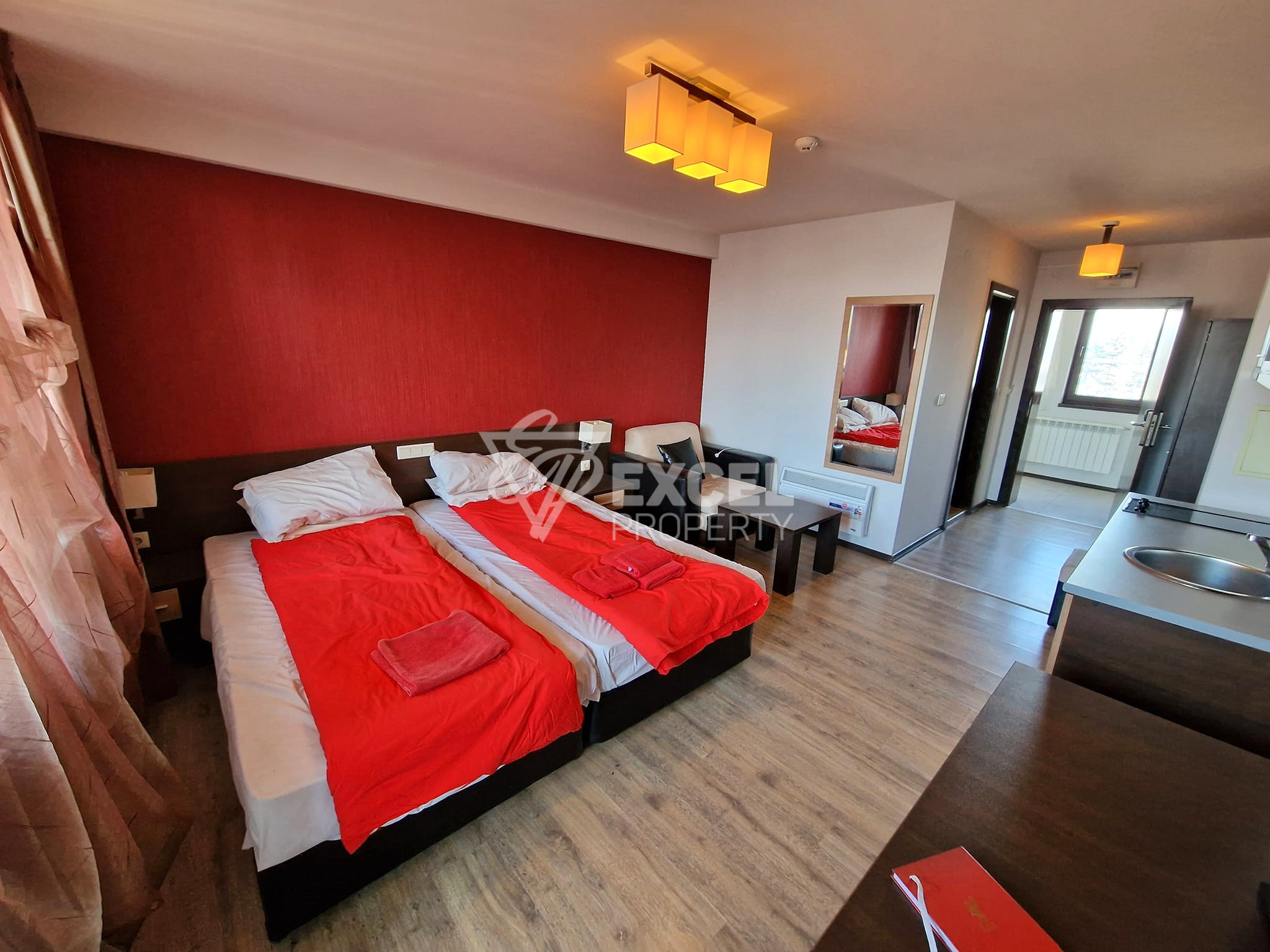 Обзаведено студио с прекрасна, фронтална гледка към Пирин планина за продажба до Банско и село Баня