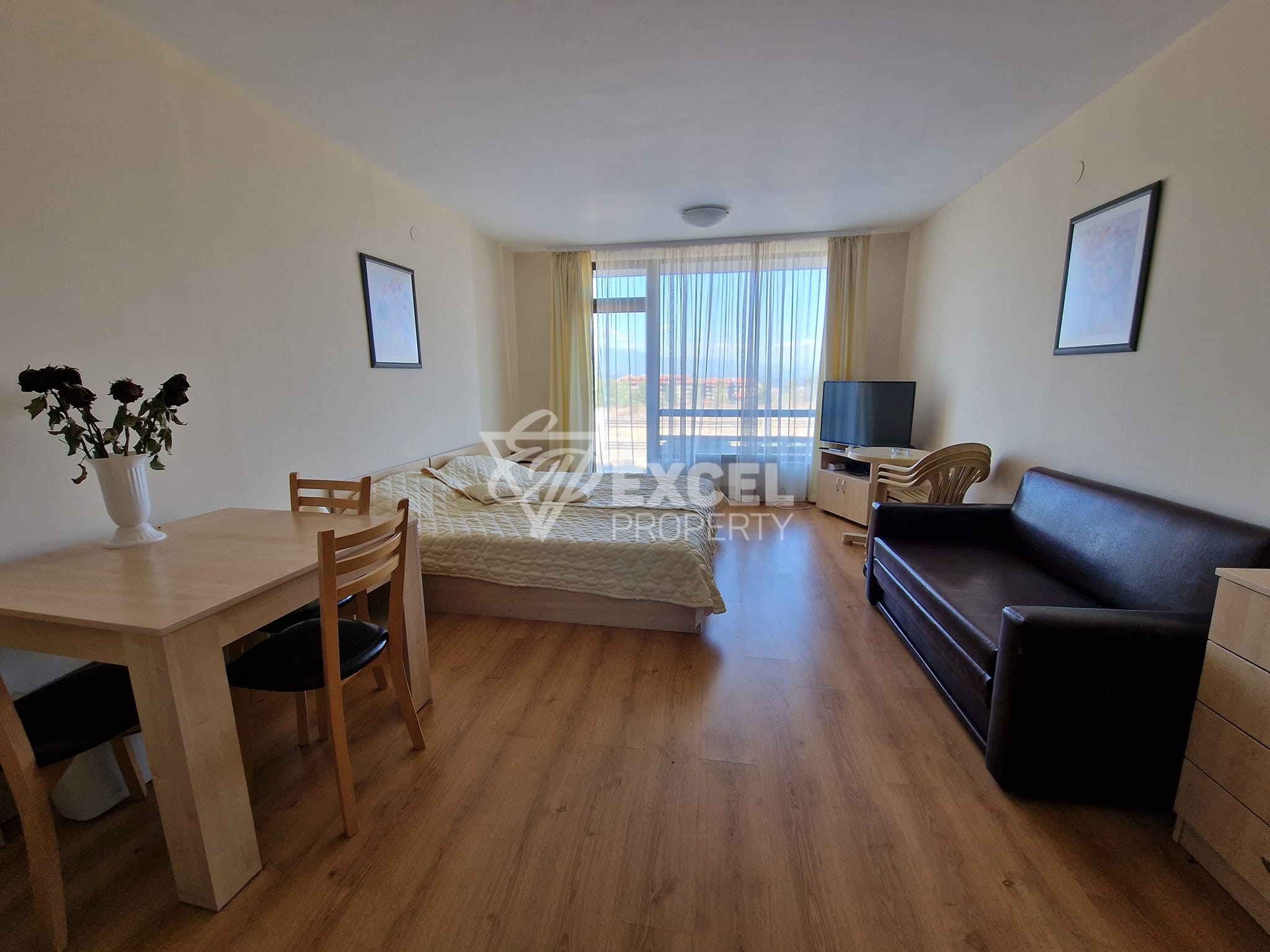 Уютно студио с тераса на партерен етаж за продажба в Аспен голф, район Разлог! Изгодна цена!