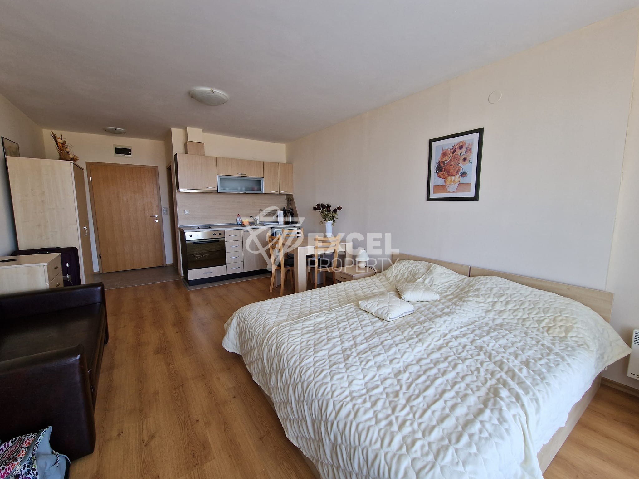 Уютно студио с тераса на партерен етаж за продажба в Аспен голф, район Разлог! Изгодна цена!