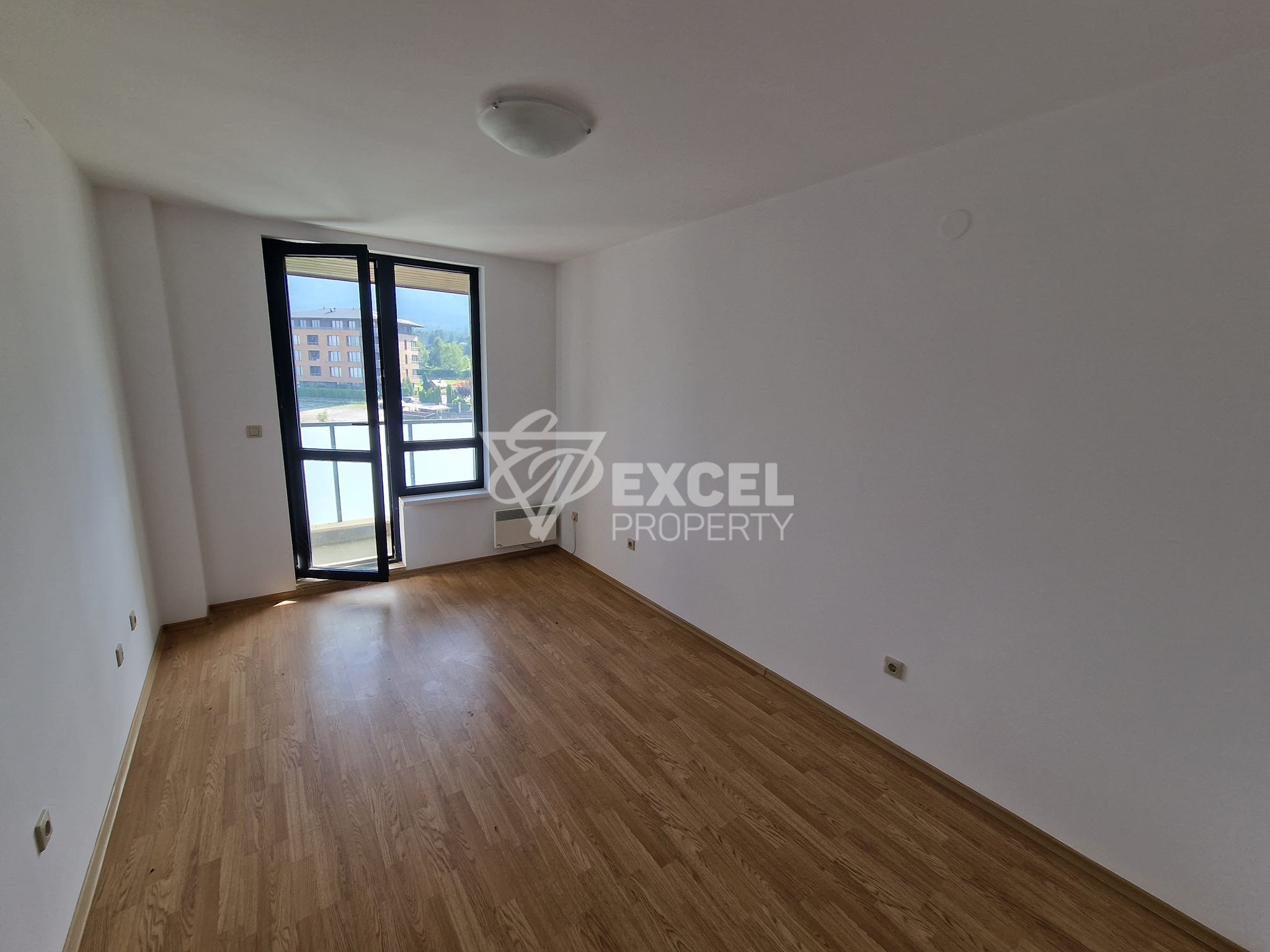 Двустаен апартамент с фронтална гледка към Пирин планина до Голф игрище