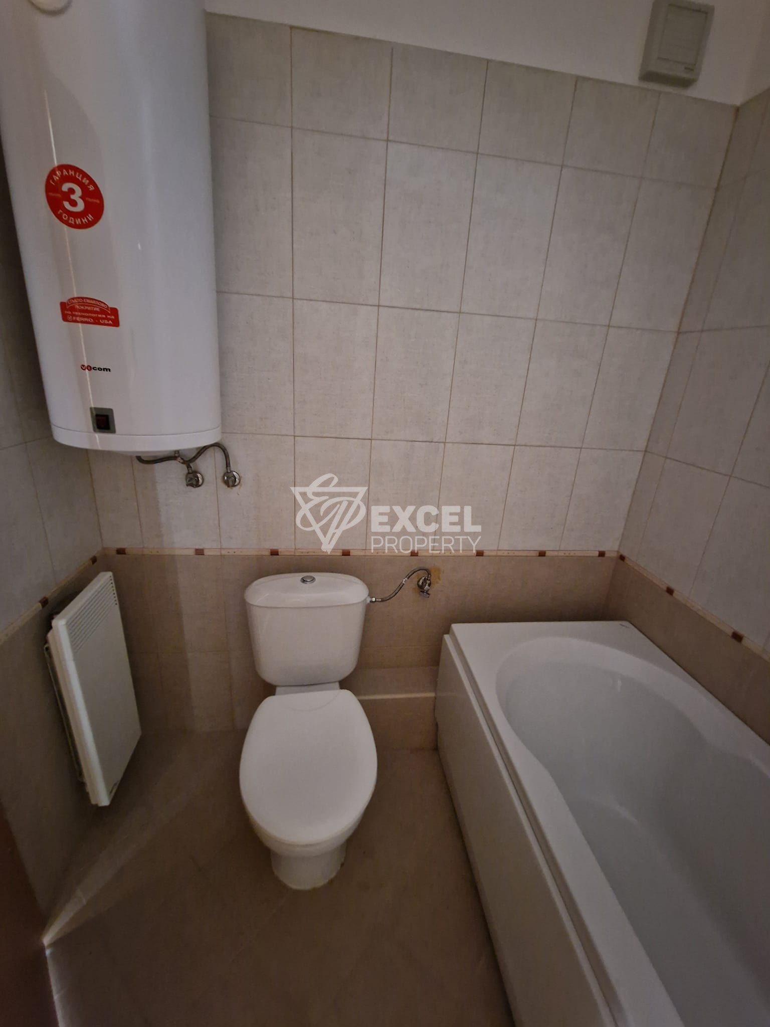 Полуобзаведен двустаен апартамент в затворен комплекс с басейн, район Разлог