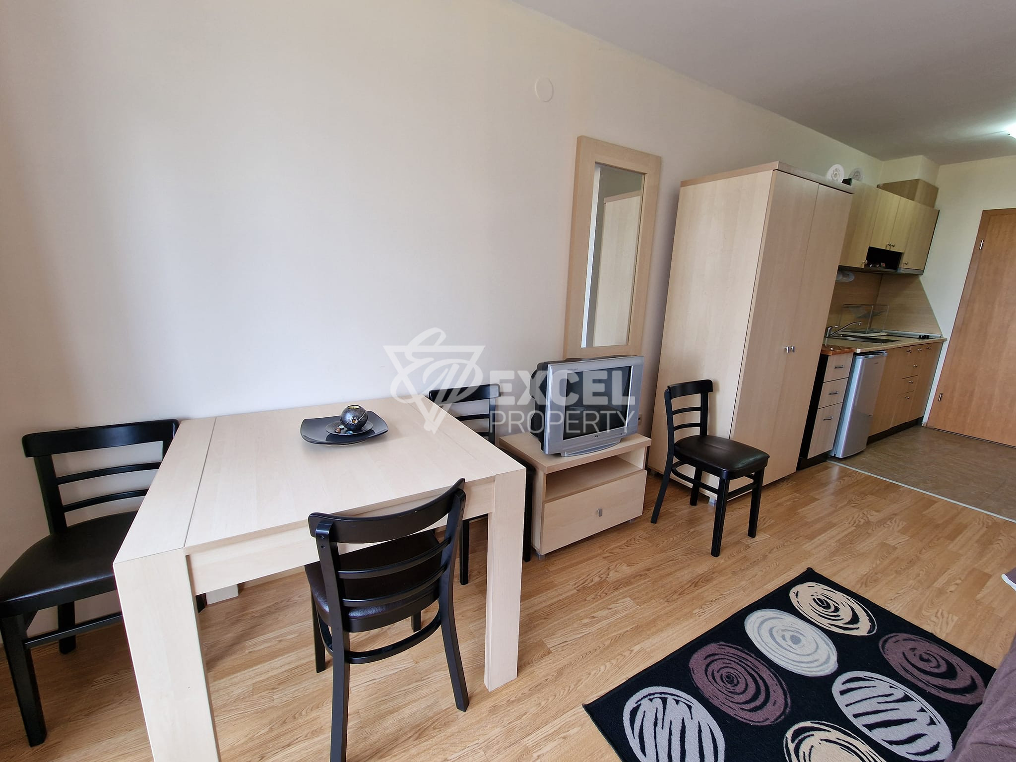 Студио с тераса и ново обзавеждане за продажба в Aspen Resort, район Разлог