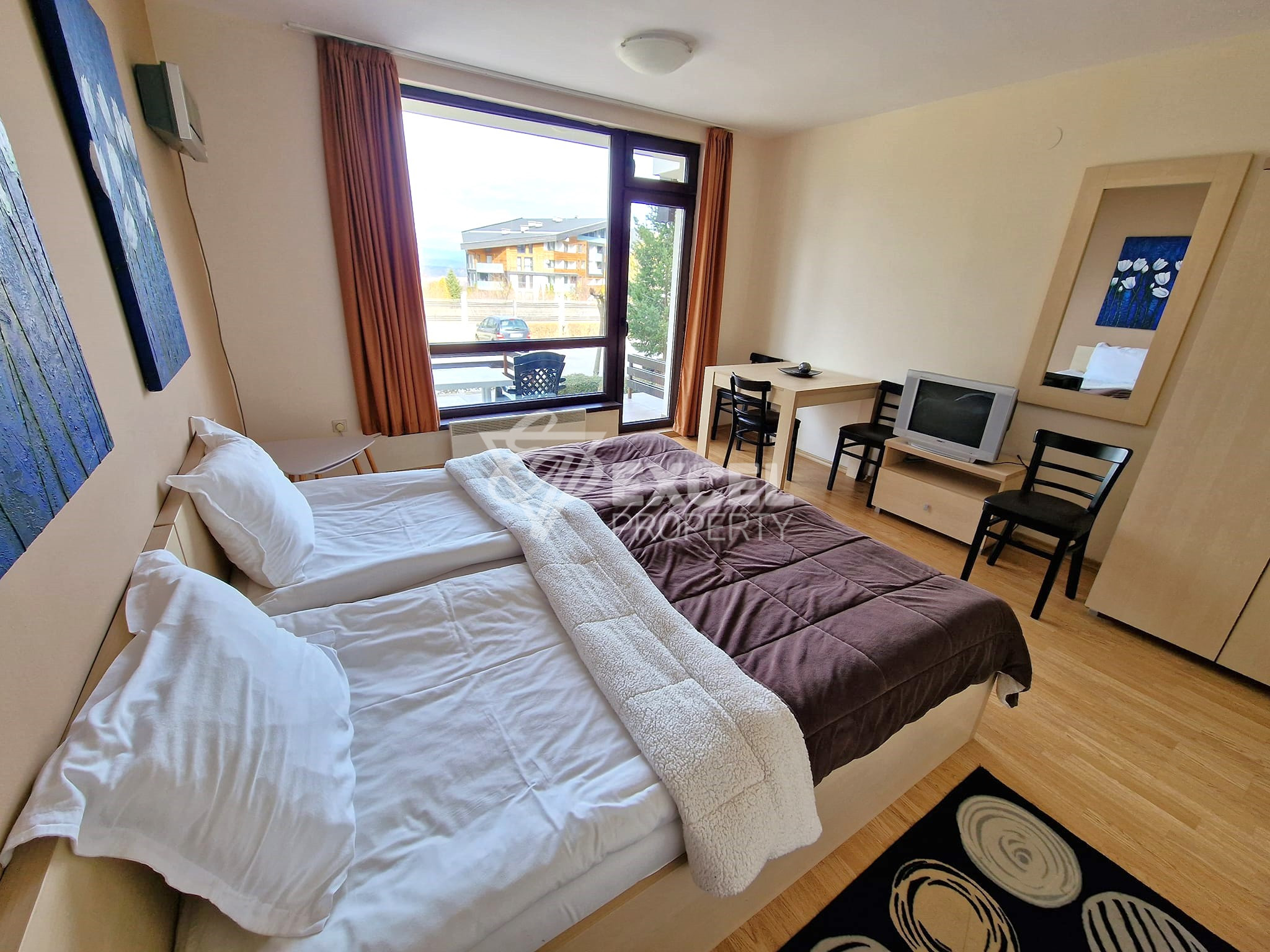 Студио с тераса и ново обзавеждане за продажба в Aspen Resort, район Разлог