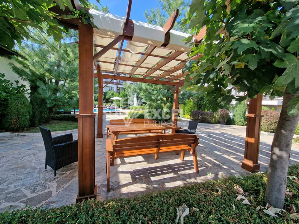 Уютно студио с тераса на партерен етаж за продажба в Аспен голф, район Разлог! Изгодна цена!