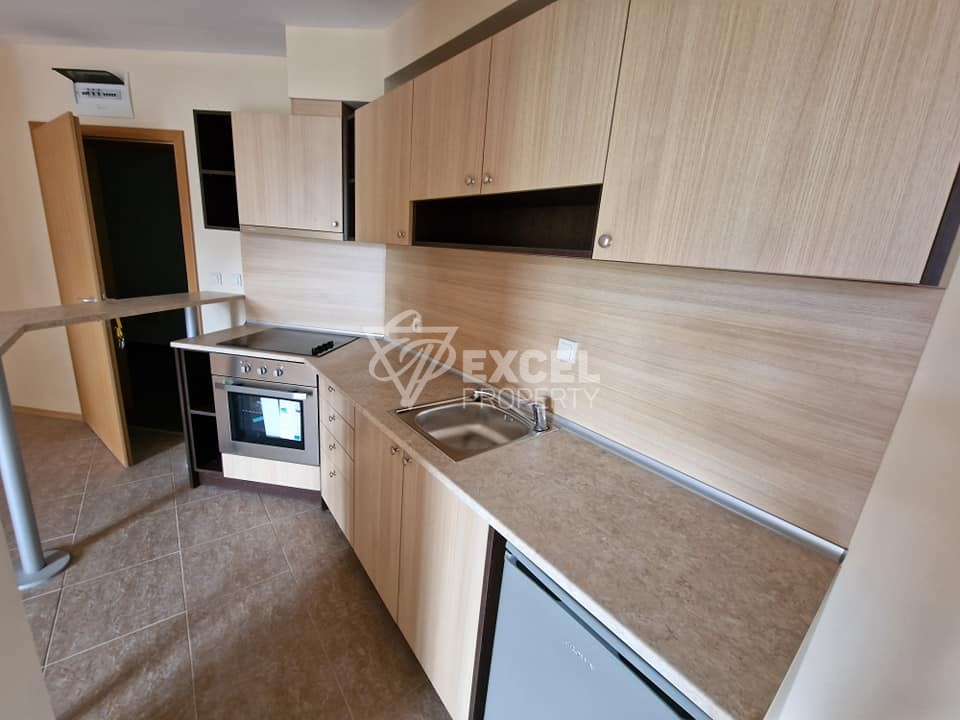 Южен Тристаен апартамент за продажба в комплекс Аспен Сюитс, район Разлог