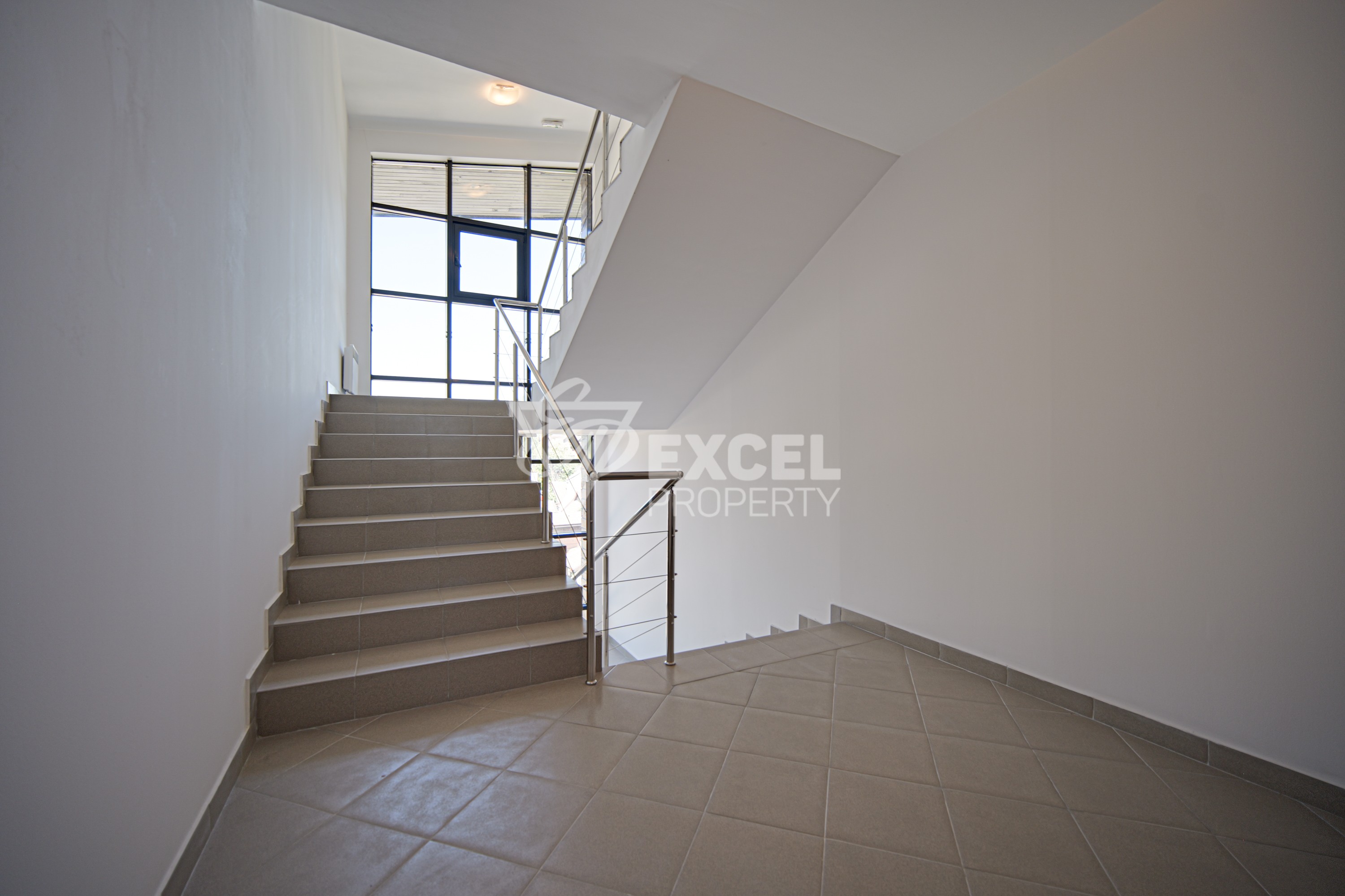 Южно студио с ново обзавеждане и прекрасна гледка към Пирин планина за продажба в района на Банско и Разлог