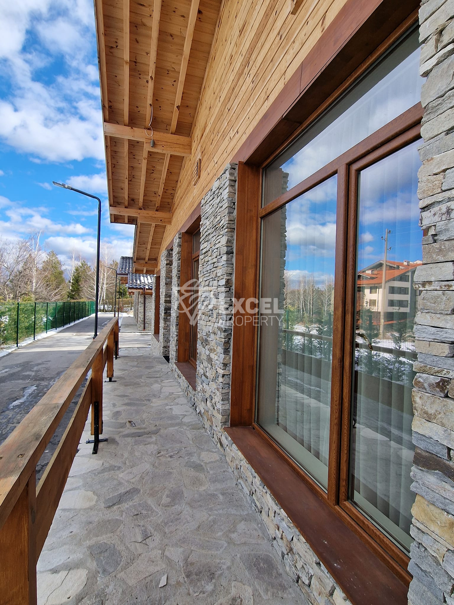 Едноетажна къща с три спални за продажба до Пирин Голф, район Разлог и Банско!