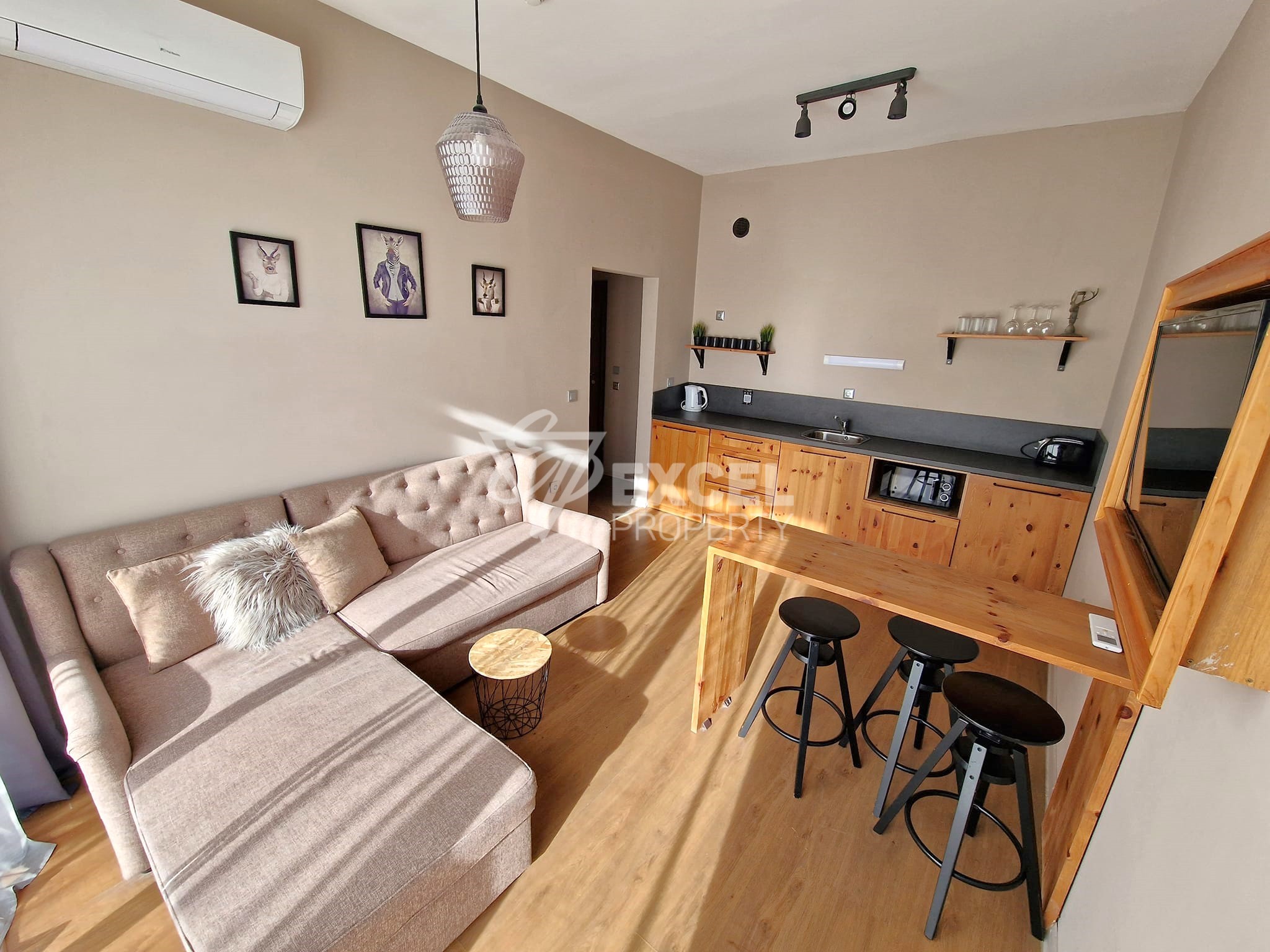 Тристаен апартамент с южно изложение за продажба в комплекс Cornelia, до Pirin Golf