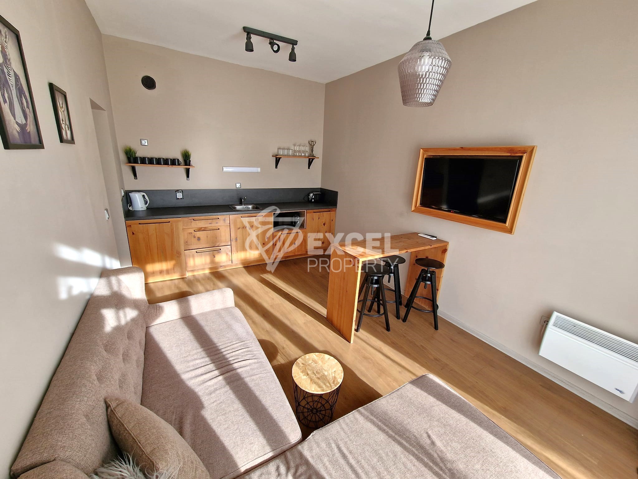 Тристаен апартамент с южно изложение за продажба в комплекс Cornelia, до Pirin Golf