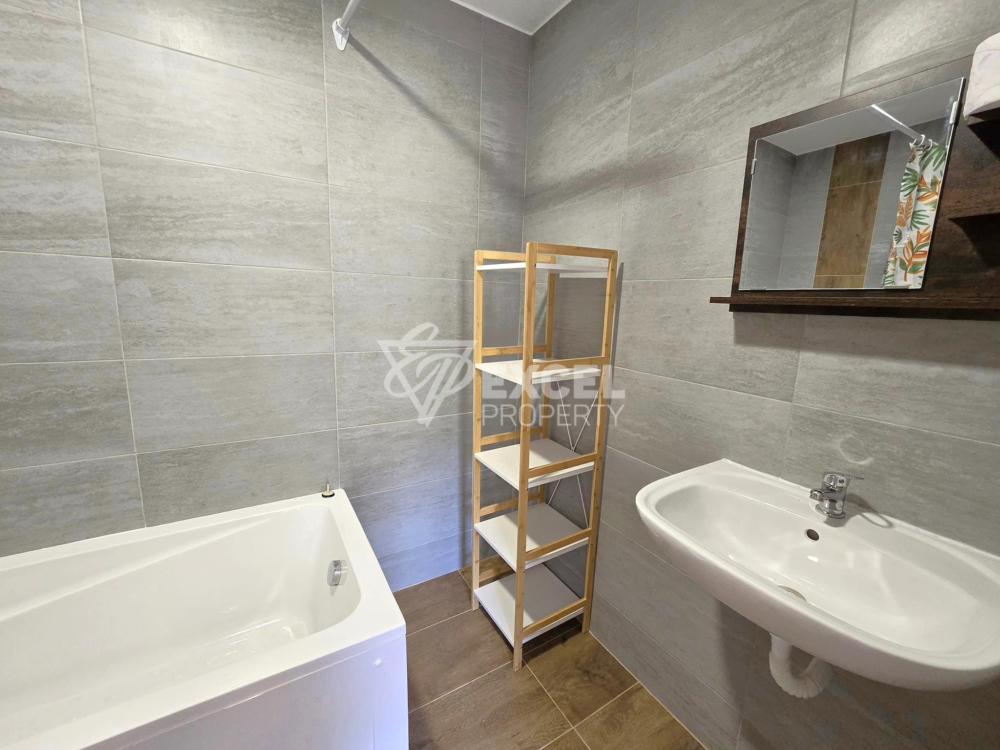 Тристаен апартамент с ново обзавеждане и ниска такса поддръжка за продажба в Банско