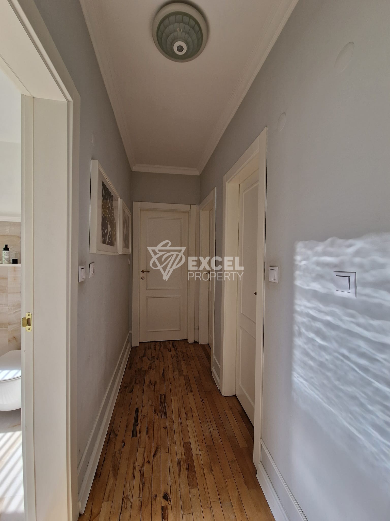 Ексклузивен апартамент с три спални и гараж за продажба в София на границата между Дианабад  и Студентски град