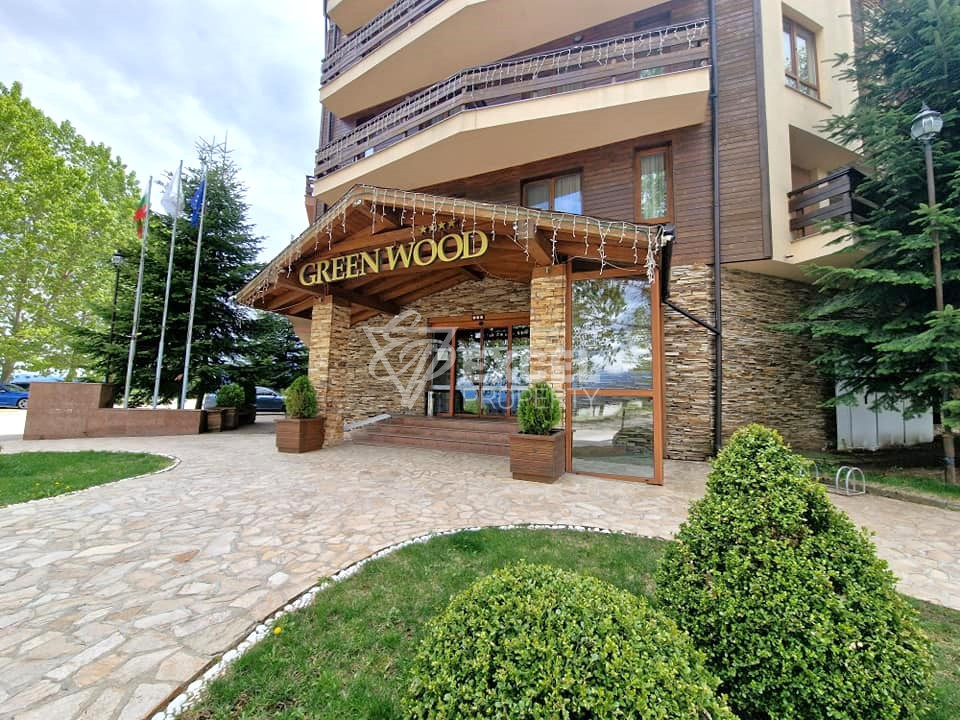 Просторен двустаен апартамент за продажба в Green Wood, район Разлог