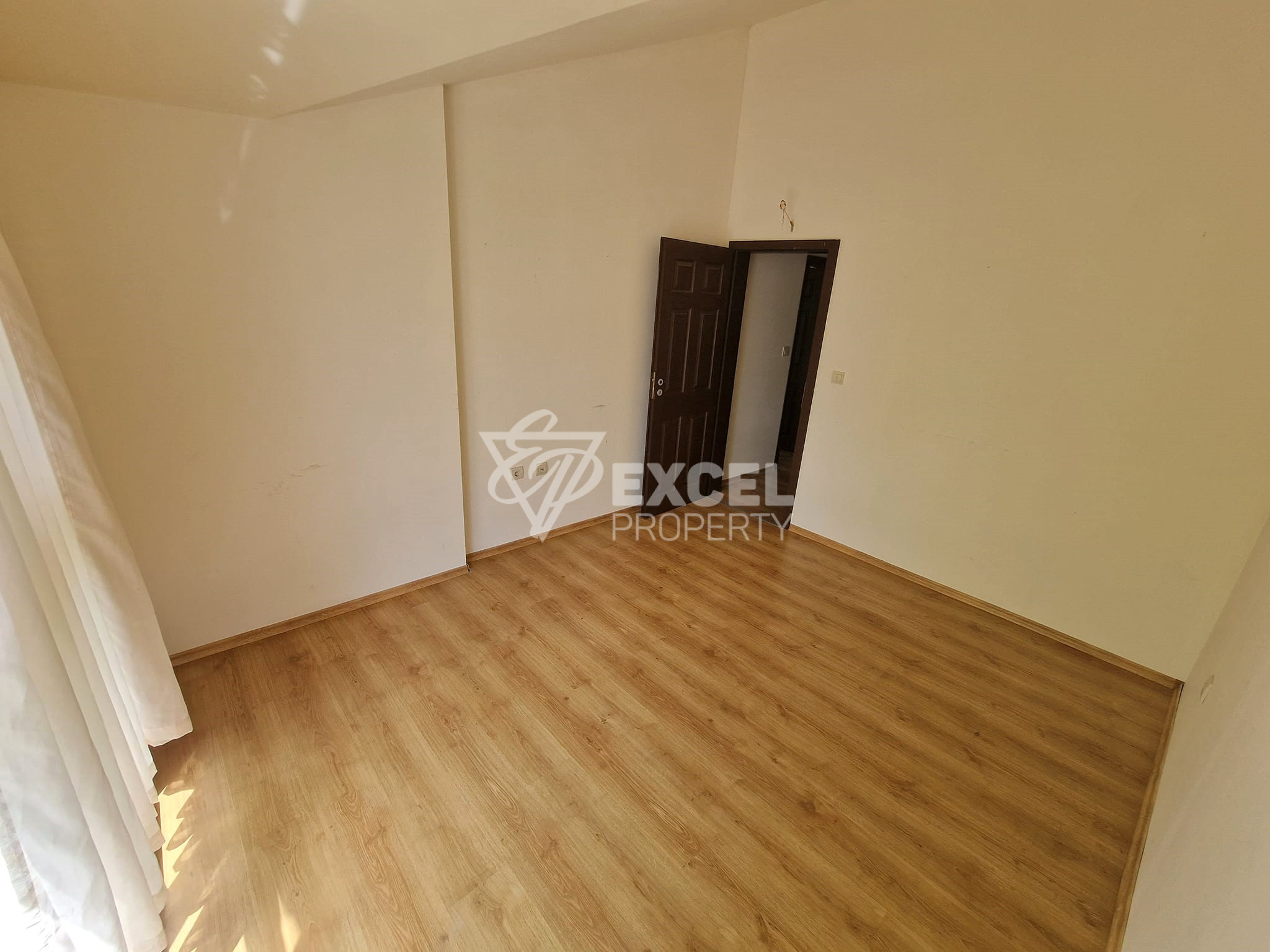 Просторен двустаен апартамент за продажба в Green Wood, район Разлог