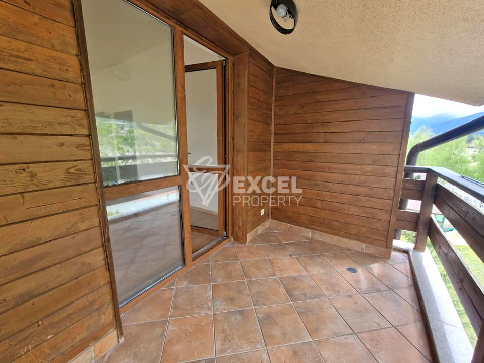 Просторен двустаен апартамент за продажба в Green Wood, район Разлог