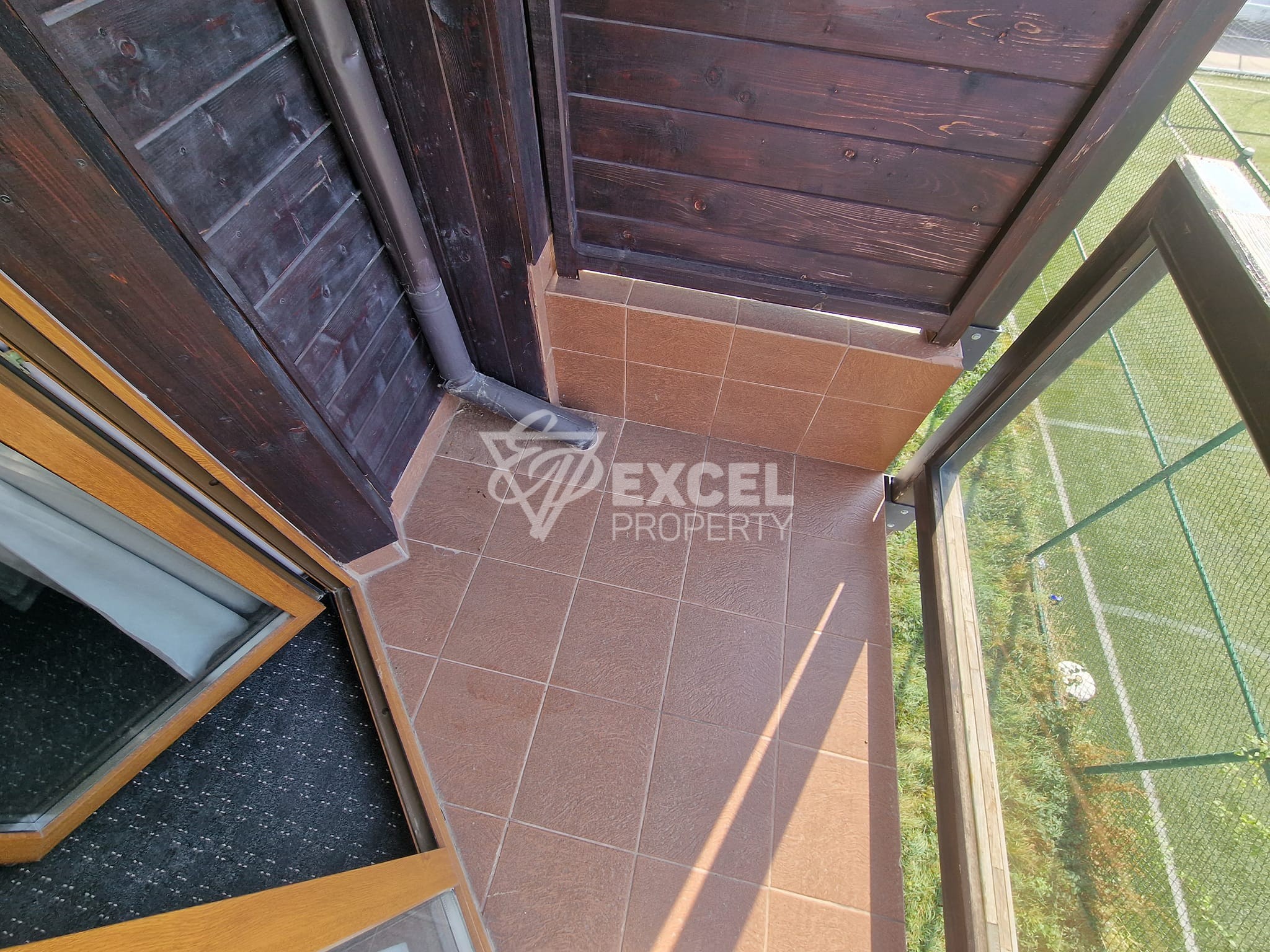 Студио с тераса и планинска гледка за продажба до ски лифта Банско, Guinness Hotel