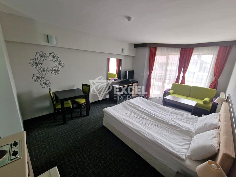 Обзаведено студио с тераса и планинска гледка за продажба на 200 метра от гондолата в Банско