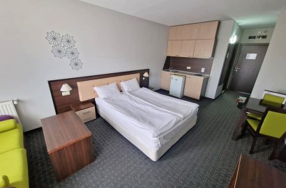 Обзаведено студио с тераса и планинска гледка за продажба на 200 метра от гондолата в Банско