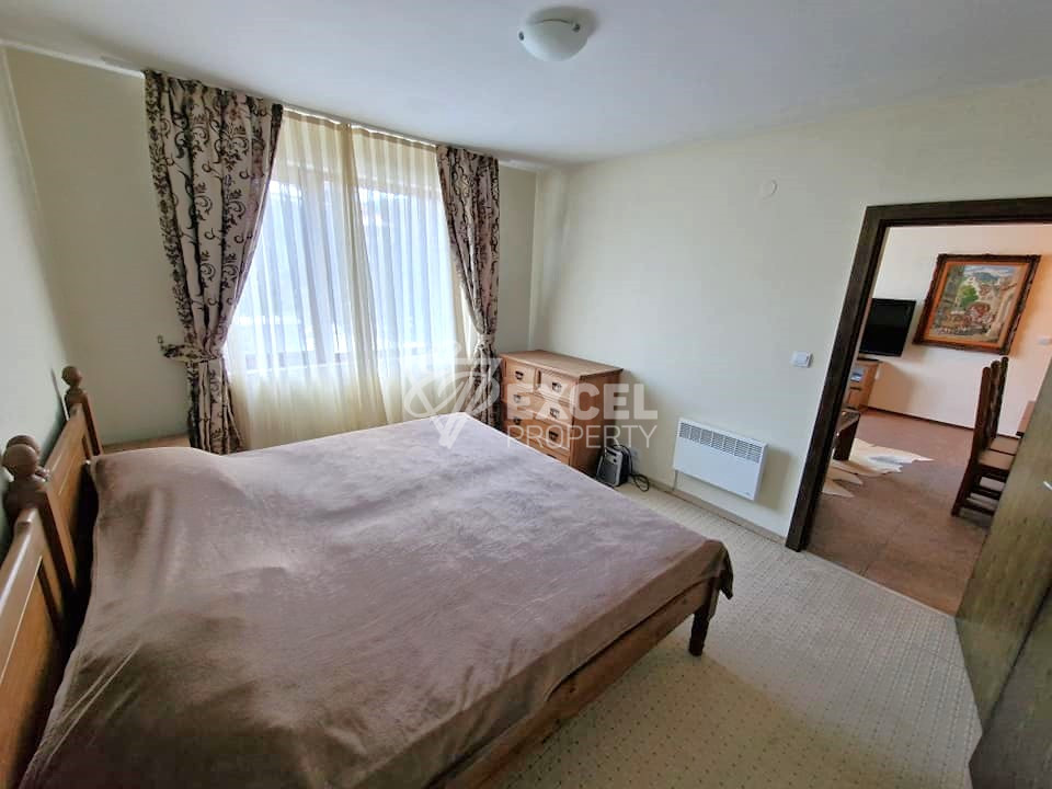 Тристаен апартамент на 100 метра от хотел Кемпински и Ресторант Виктория за продажба в Банско