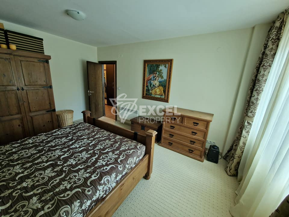 Тристаен апартамент на 100 метра от хотел Кемпински и Ресторант Виктория за продажба в Банско