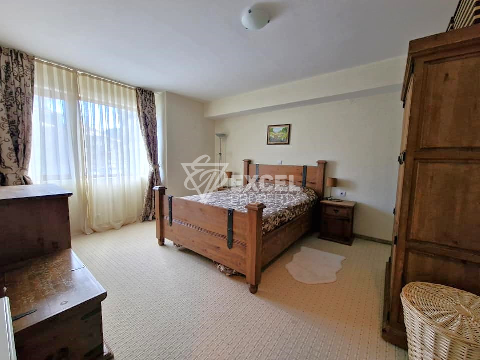 Тристаен апартамент на 100 метра от хотел Кемпински и Ресторант Виктория за продажба в Банско