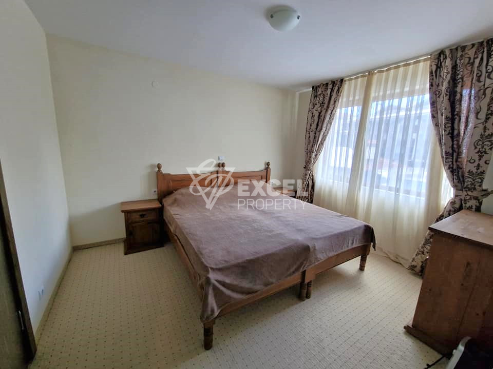 Тристаен апартамент на 100 метра от хотел Кемпински и Ресторант Виктория за продажба в Банско