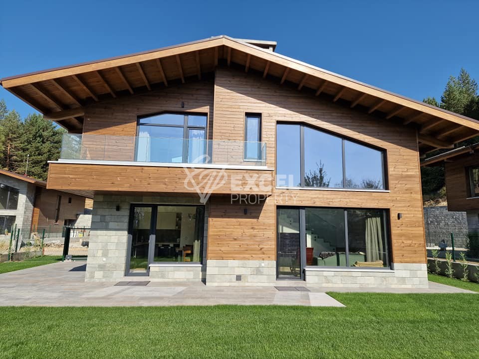 Обзаведена двуетажна къща с двор и спираща дъха гледка към Пирин планина до Разлог и Банско