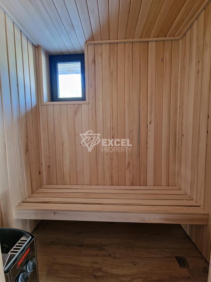 Обзаведена двуетажна къща с двор и спираща дъха гледка към Пирин планина до Разлог и Банско