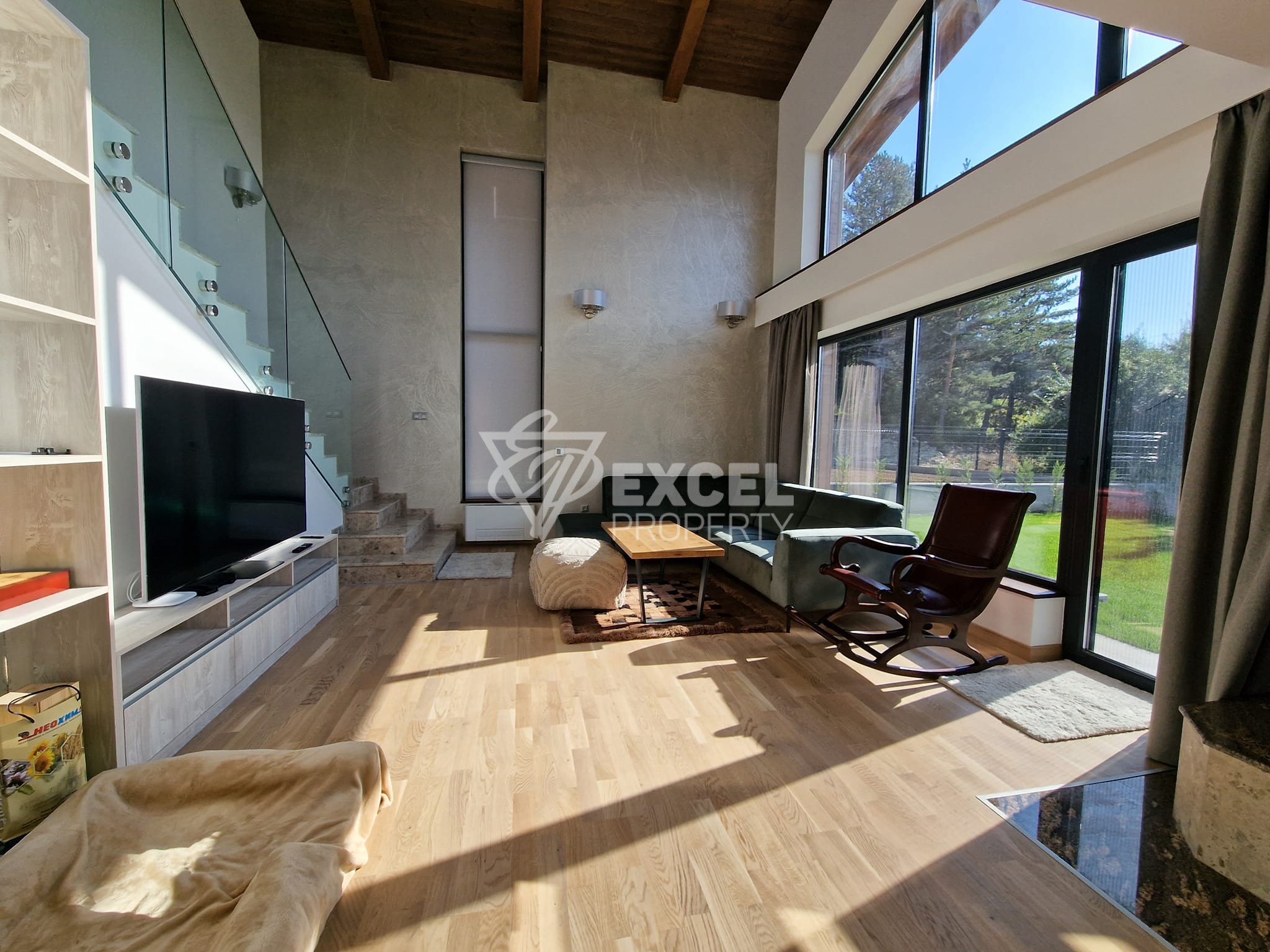 Обзаведена двуетажна къща с двор и спираща дъха гледка към Пирин планина до Разлог и Банско