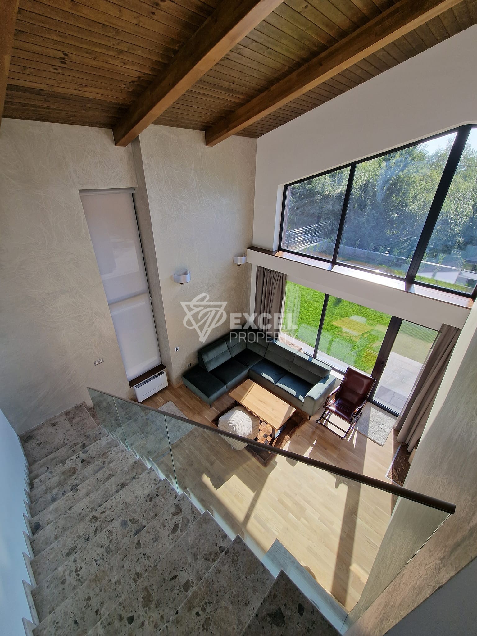 Обзаведена двуетажна къща с двор и спираща дъха гледка към Пирин планина до Разлог и Банско