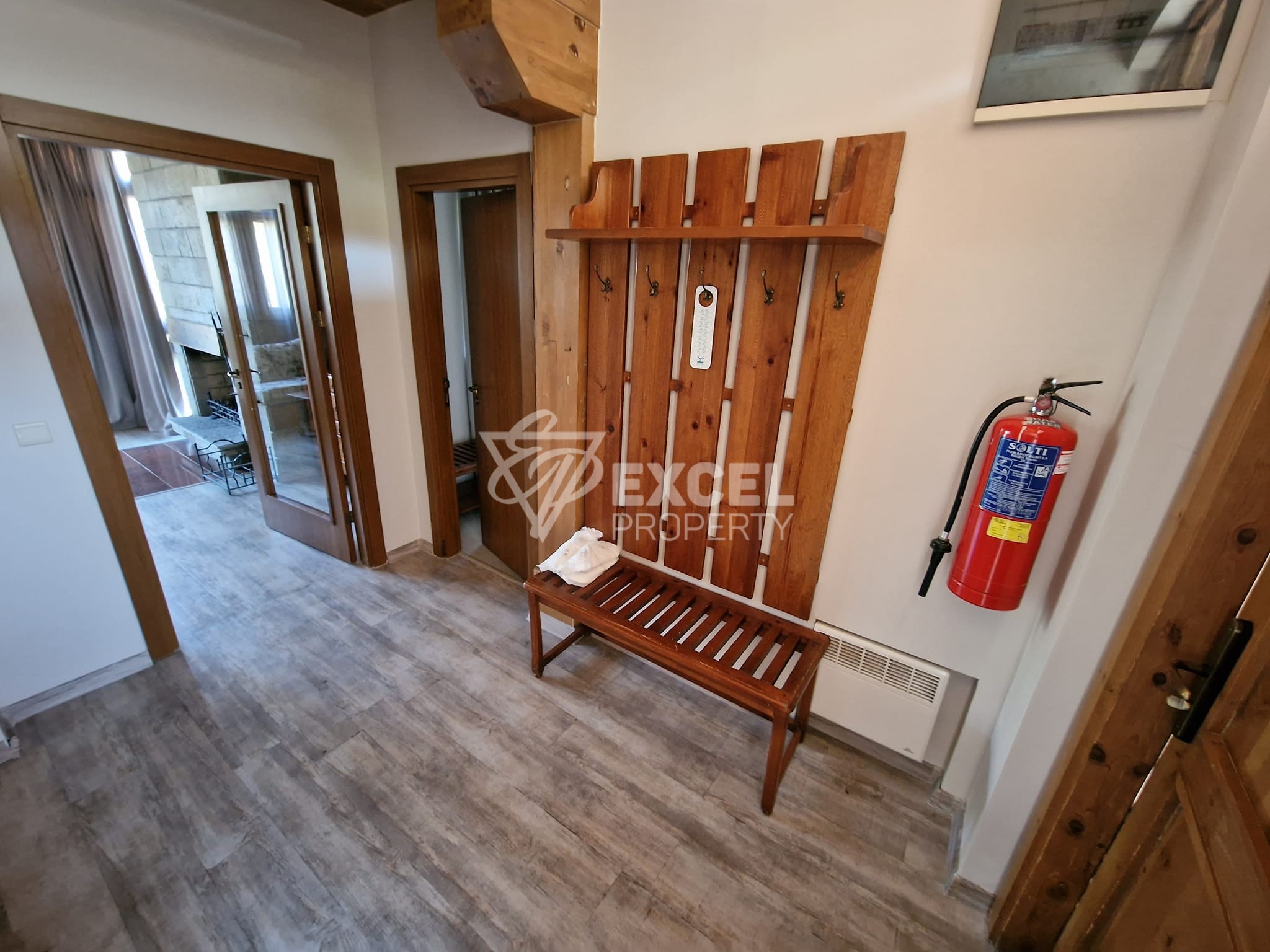 Редова къща с 4 спални и прилежащ двор за продажба в Katarino SPA, район Разлог