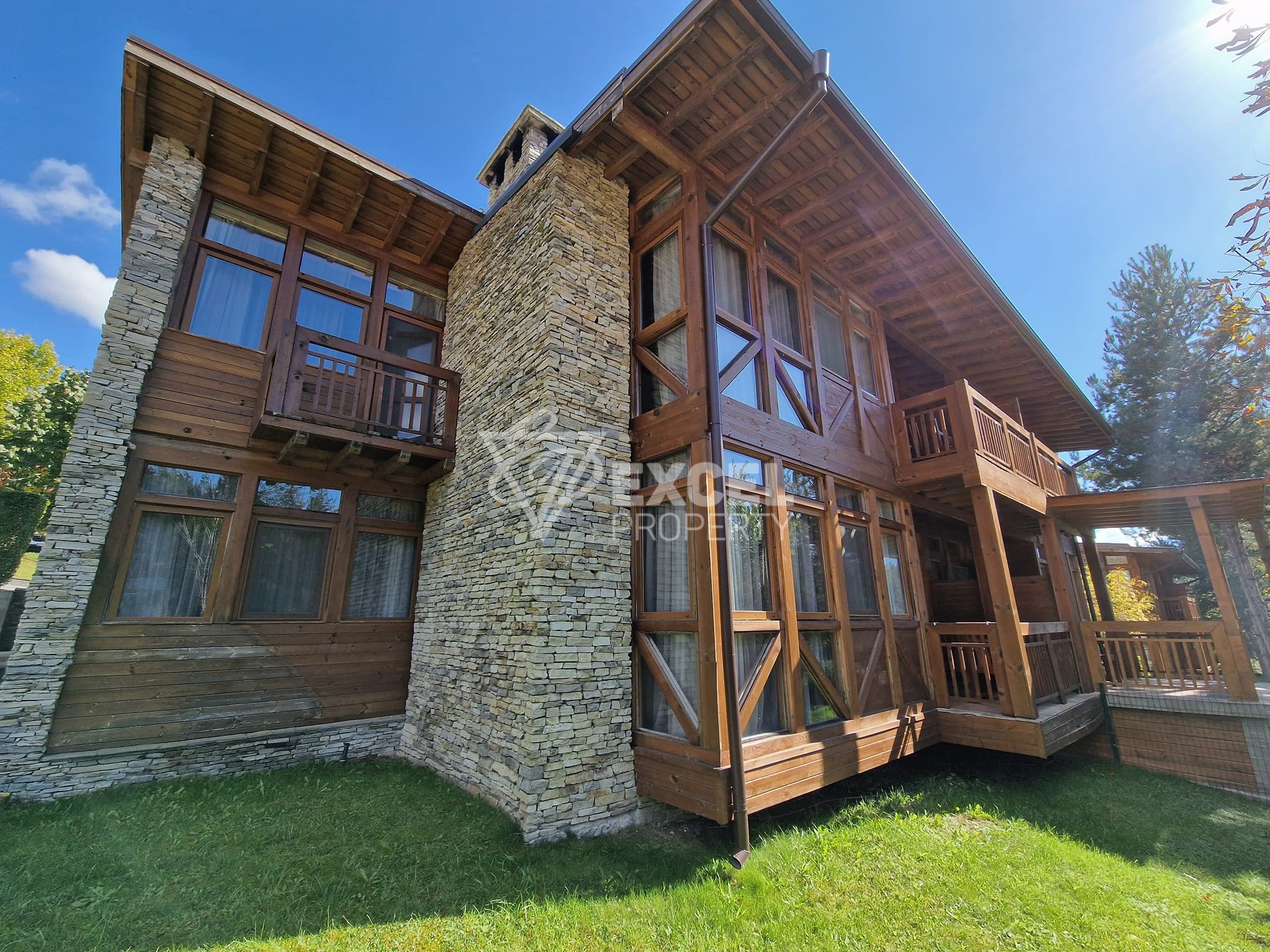 Редова къща с 4 спални и прилежащ двор за продажба в Katarino SPA, район Разлог