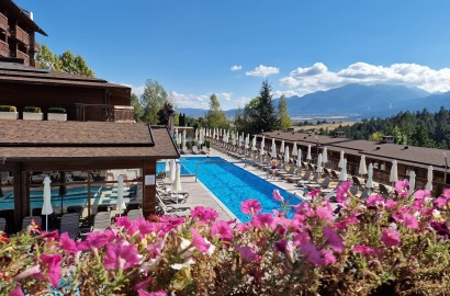 Тристаен апартамент със собствен двор за продажба в Katarino SPA, район Разлог