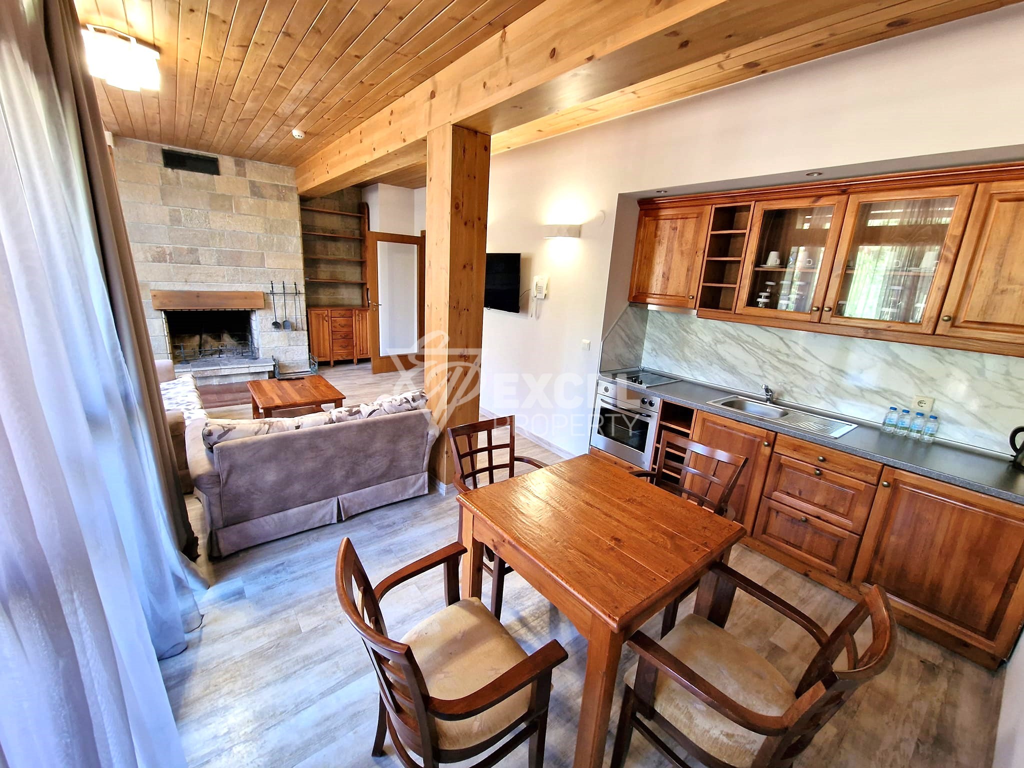 Редова къща с 4 спални и прилежащ двор за продажба в Katarino SPA, район Разлог