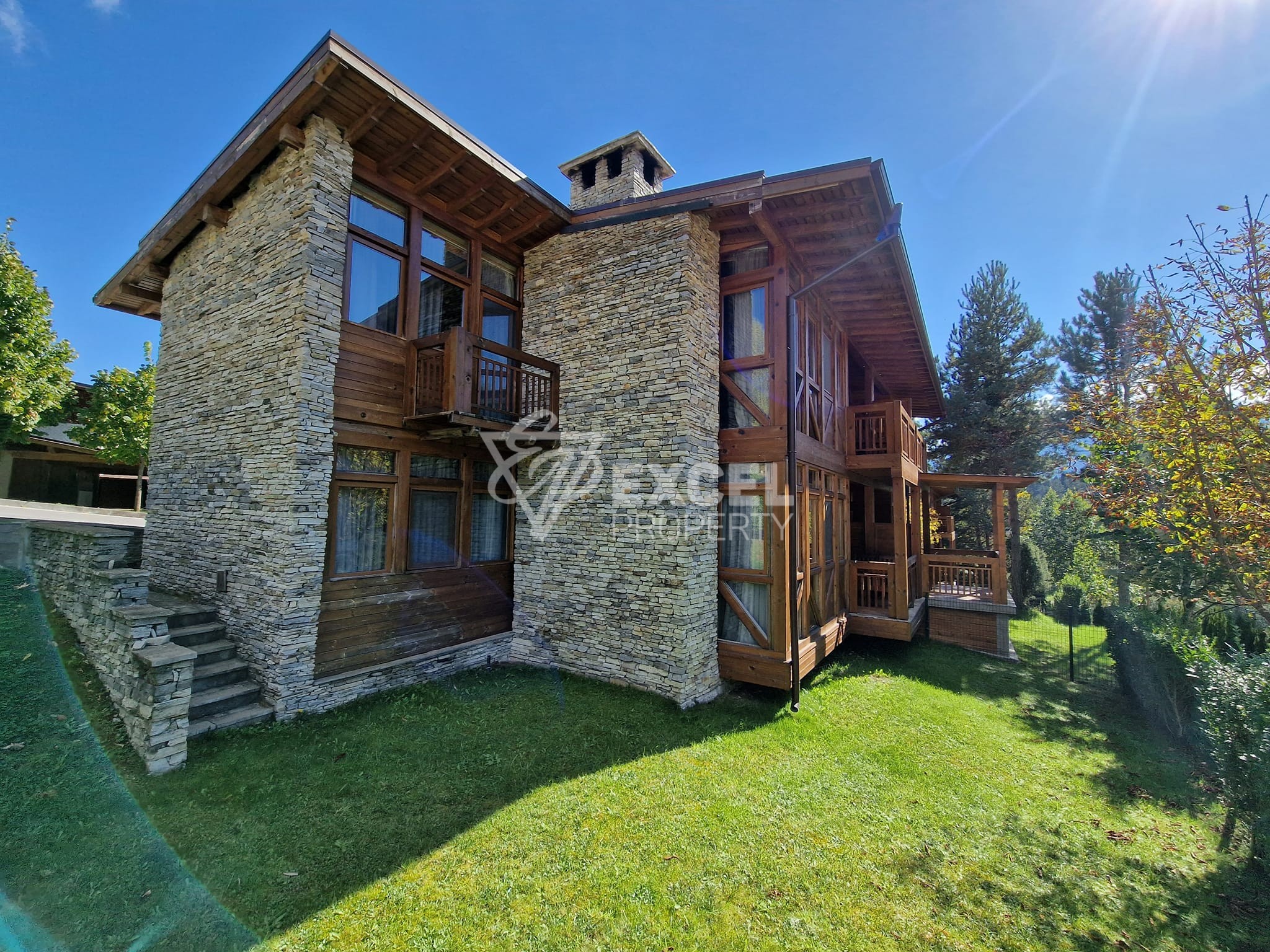 Редова къща с 4 спални и прилежащ двор за продажба в Katarino SPA, район Разлог