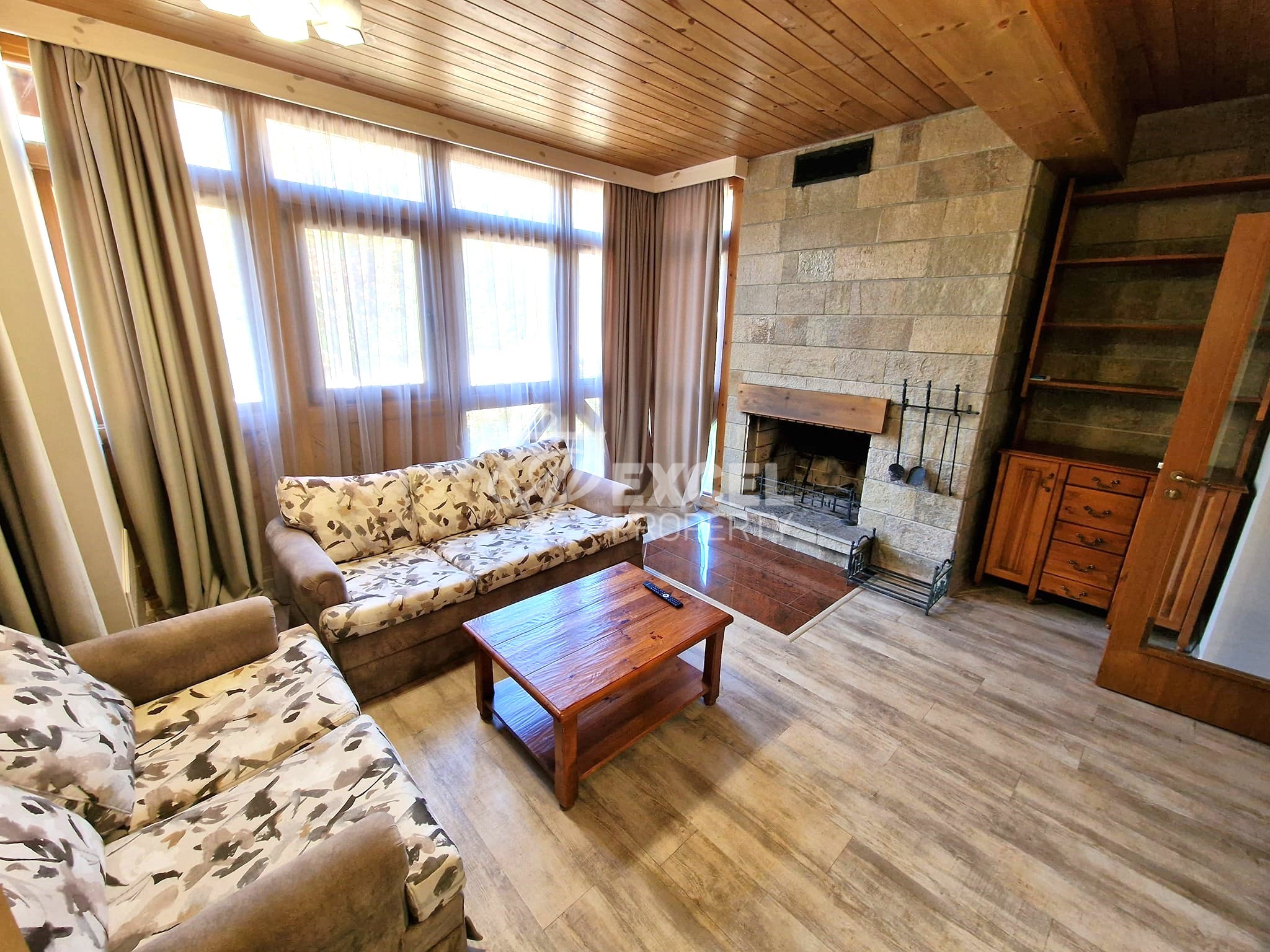 Редова къща с 4 спални и прилежащ двор за продажба в Katarino SPA, район Разлог