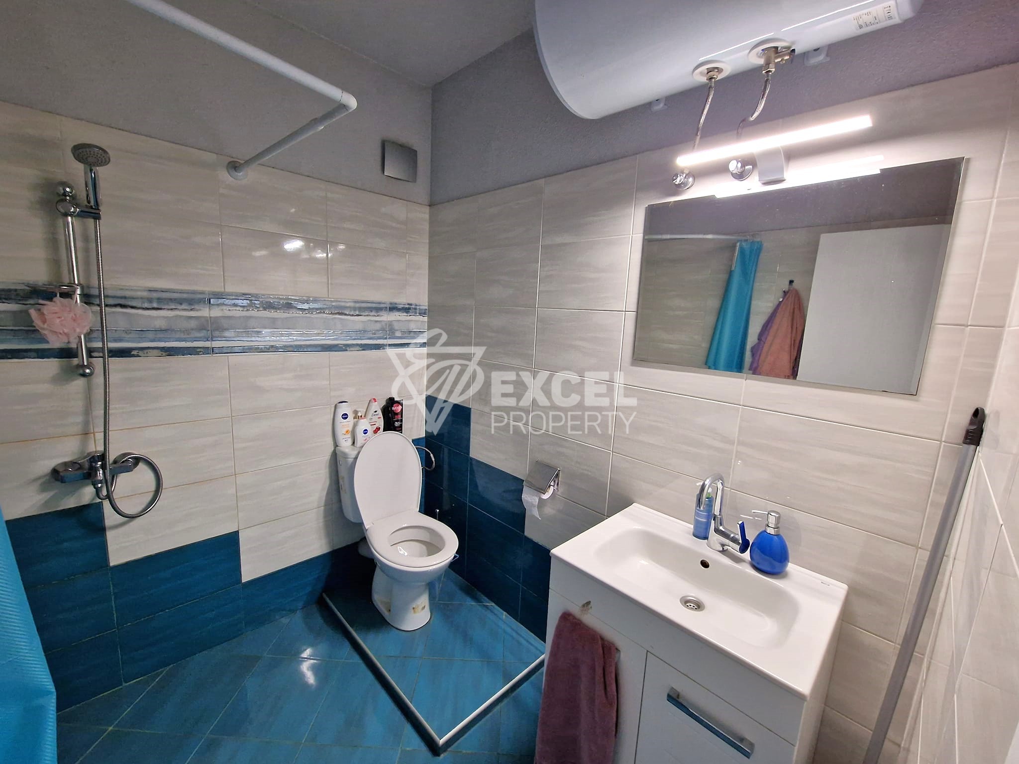 Просторен двустаен апартамент с възможност да се преустрои в тристаен за продажба в Люлин 2, София