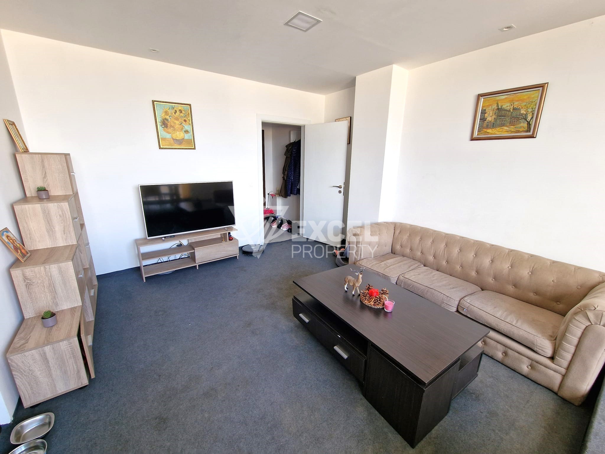 Просторен двустаен апартамент с възможност да се преустрои в тристаен за продажба в Люлин 2, София