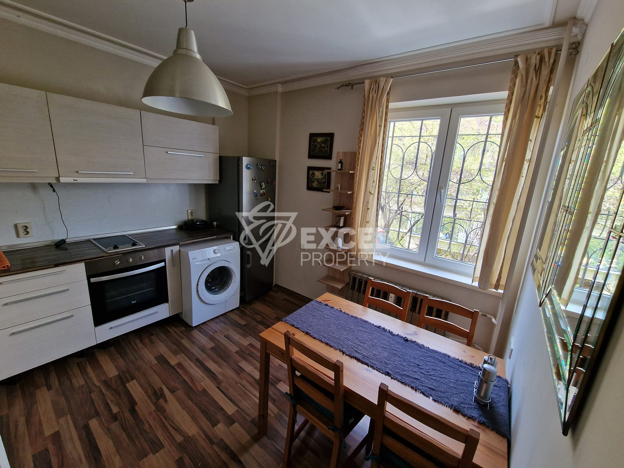 Обзаведен двустаен апартамент под наем в сърцето на Лозенец, ул. Вишнева