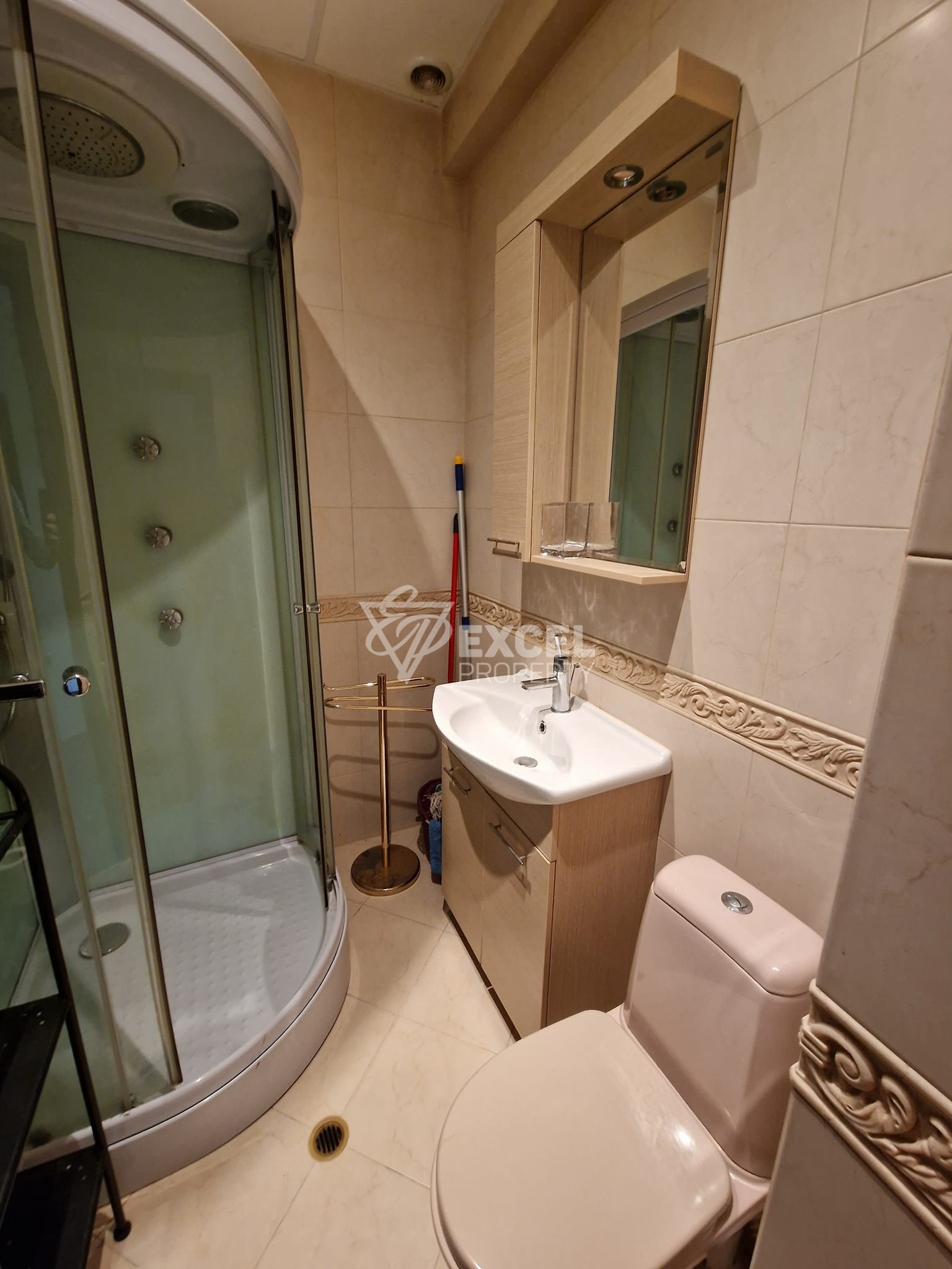 Обзаведен двустаен апартамент под наем в сърцето на Лозенец, ул. Вишнева