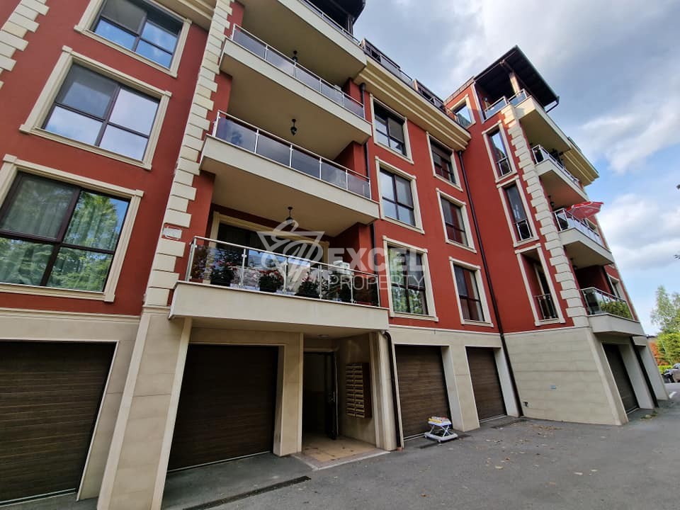 Тристаен апартамент с гараж под наем в комплекс Макси, кв. Витоша, София