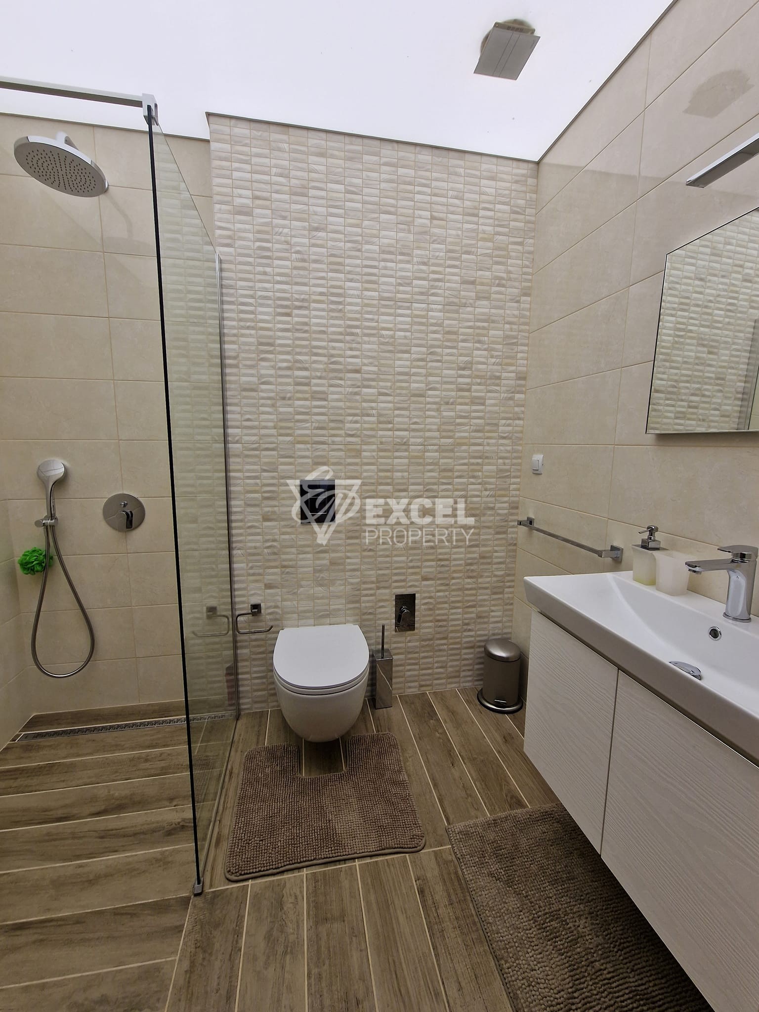 Тристаен апартамент с гараж под наем в комплекс Макси, кв. Витоша, София