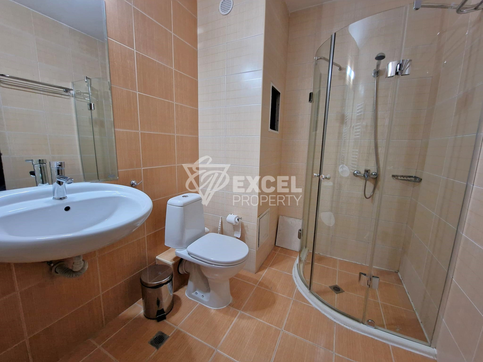 Тристаен апартамент на 200 метра от ски лифта за продажба в MPM Guinness hotel, Банско