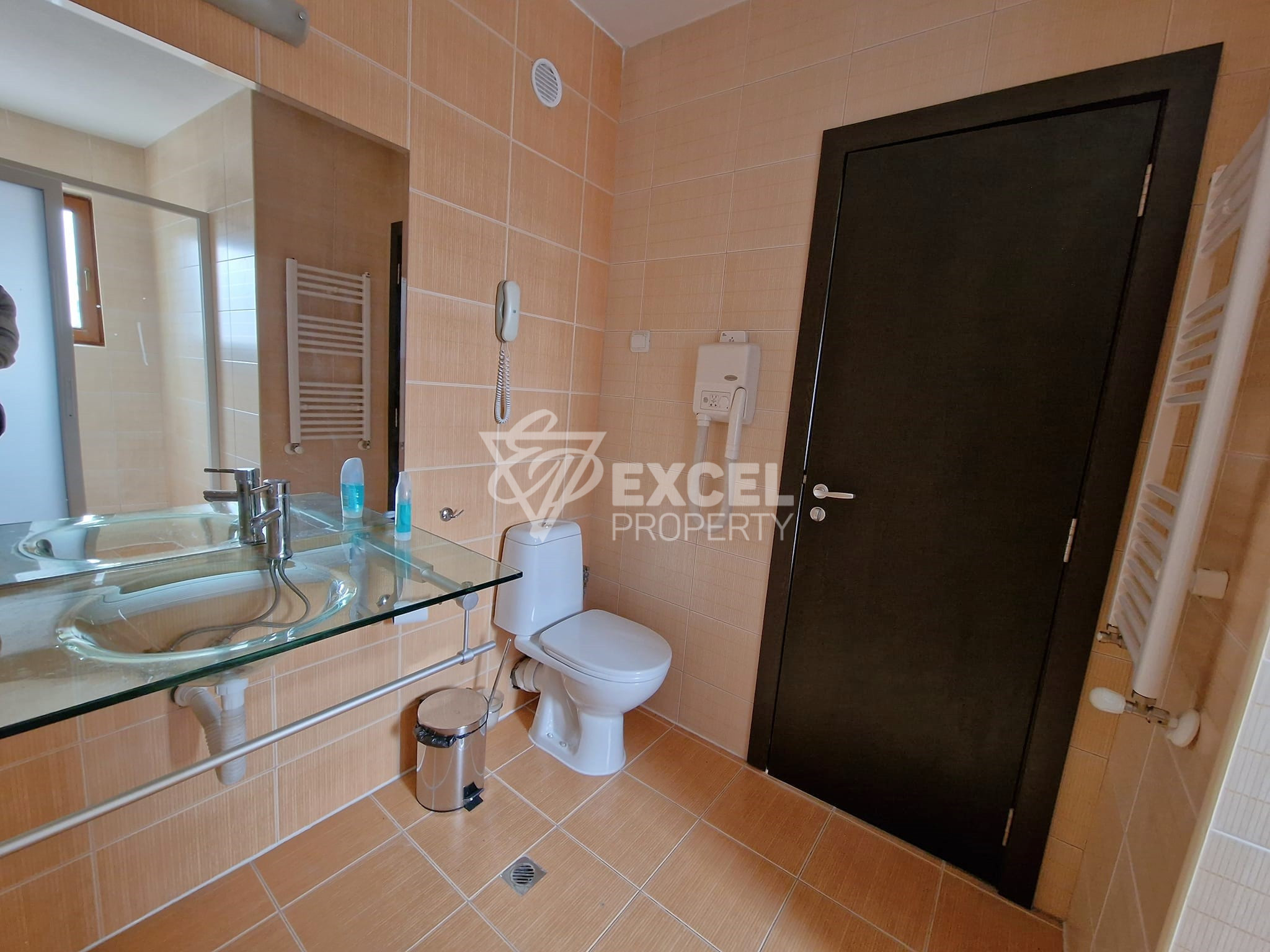 Тристаен апартамент на 200 метра от ски лифта за продажба в MPM Guinness hotel, Банско