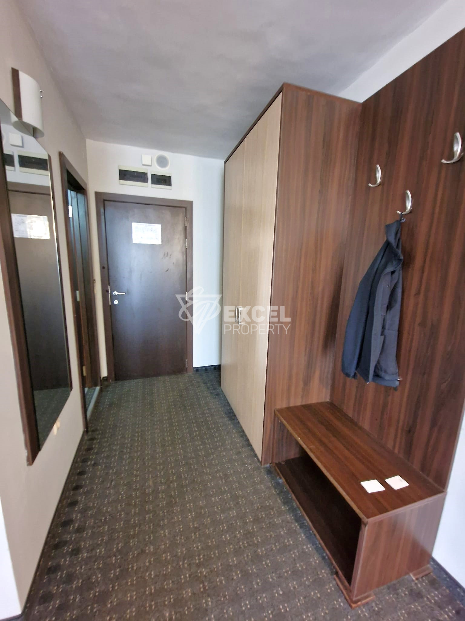 Тристаен апартамент на 200 метра от ски лифта за продажба в MPM Guinness hotel, Банско