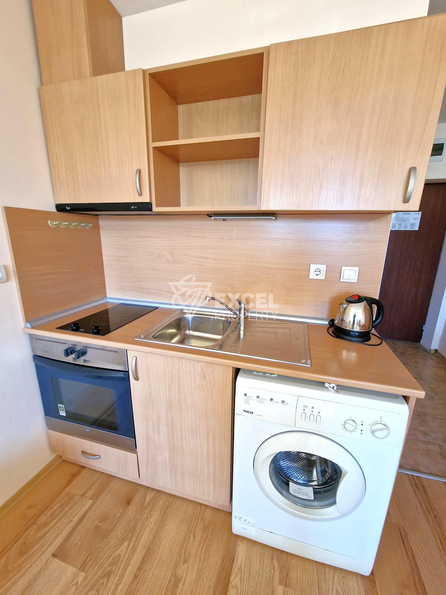 Обзаведено студио с тераса и гледка към Пирин планина за продажба в Orbilux, Банско