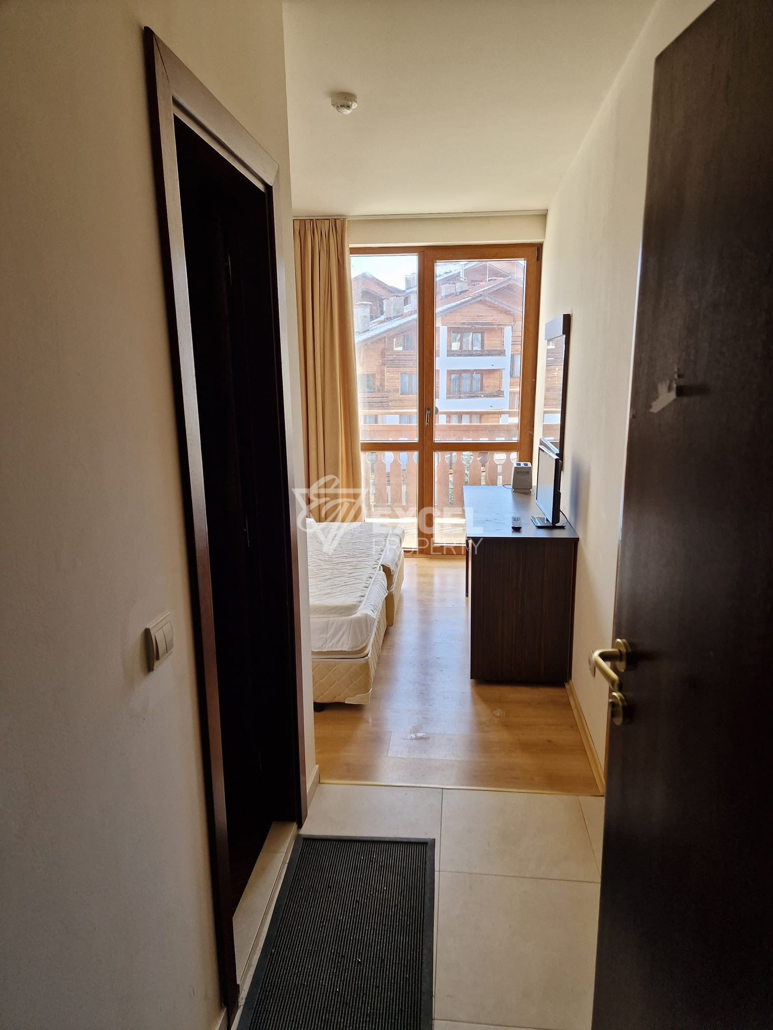 Студио с тераса и красива гледка към комплекс Иван Рилски в Банско